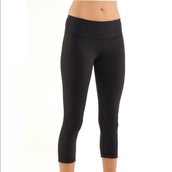 Lululemon wunder under crop black luon 6 - Picture 1 of 6
